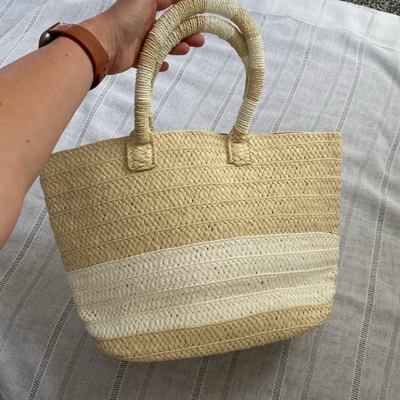 Altru Made for Good NWOT hand made straw tote bag. - Picture 7 of 8